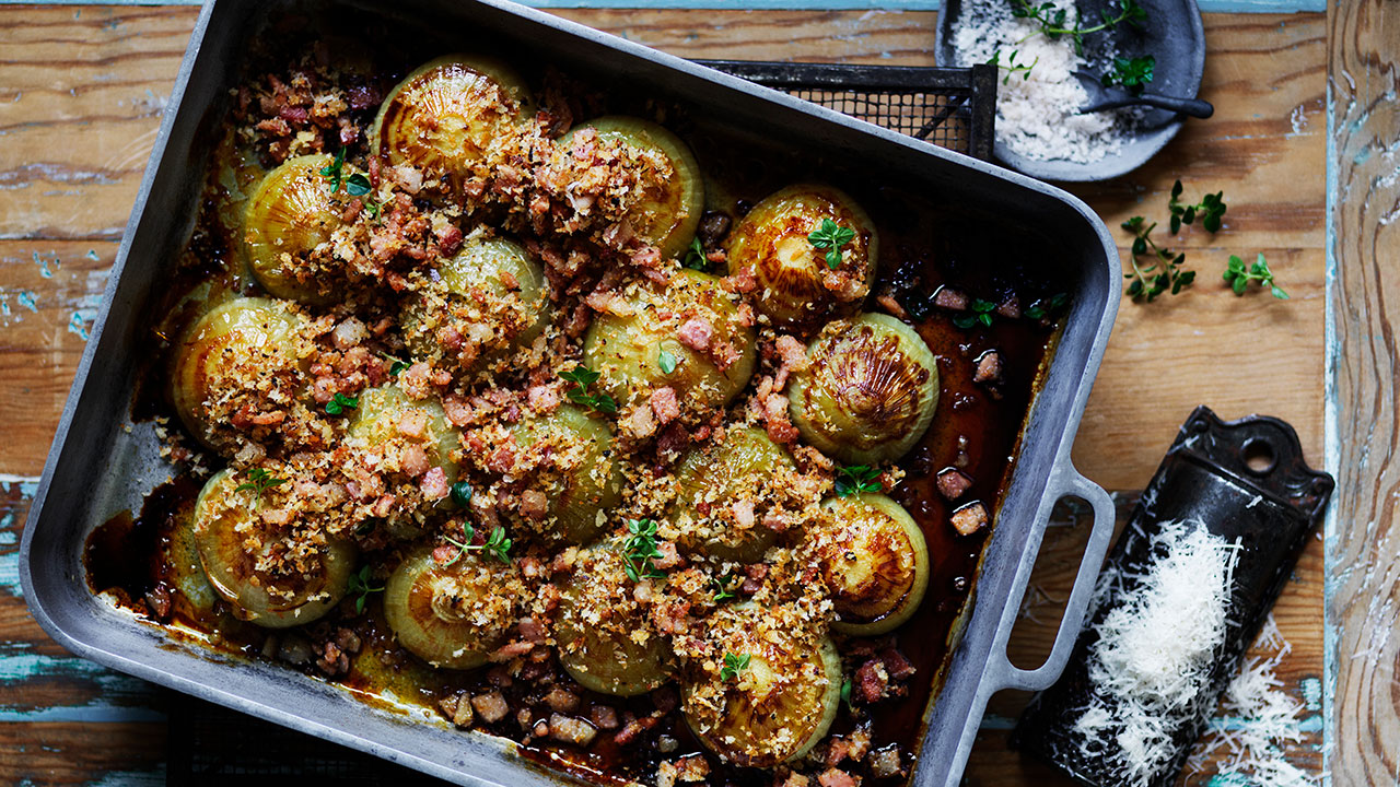 Slow roasted onions with cheesy bacon crumble