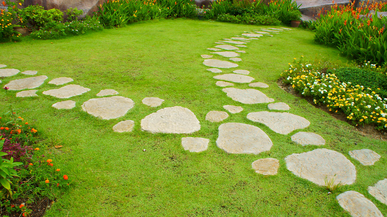 How to lay a stepping stone path