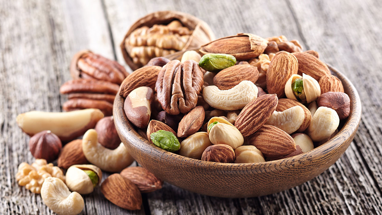 The number of nuts you should eat every day