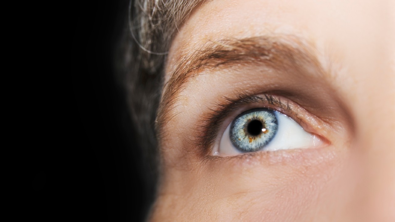 The Reason Why Eye Contact Is So Powerful Oversixty 