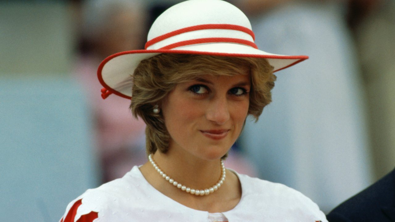 Triple the price! Princess Diana’s iconic outfits sell for $500,000