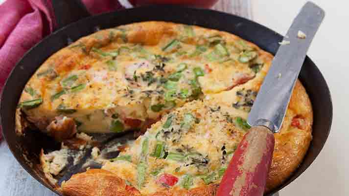 How to make hot or cold asparagus and salmon frittata