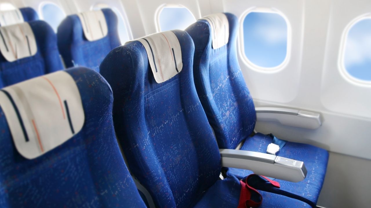 Passenger divides internet over seat complaint on flight: "Ridiculous"