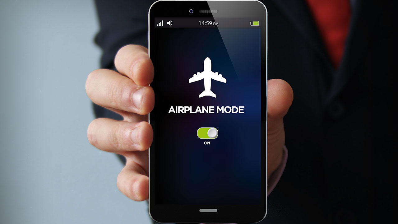 The scary reason why you should put your phone on airplane mode when flying 