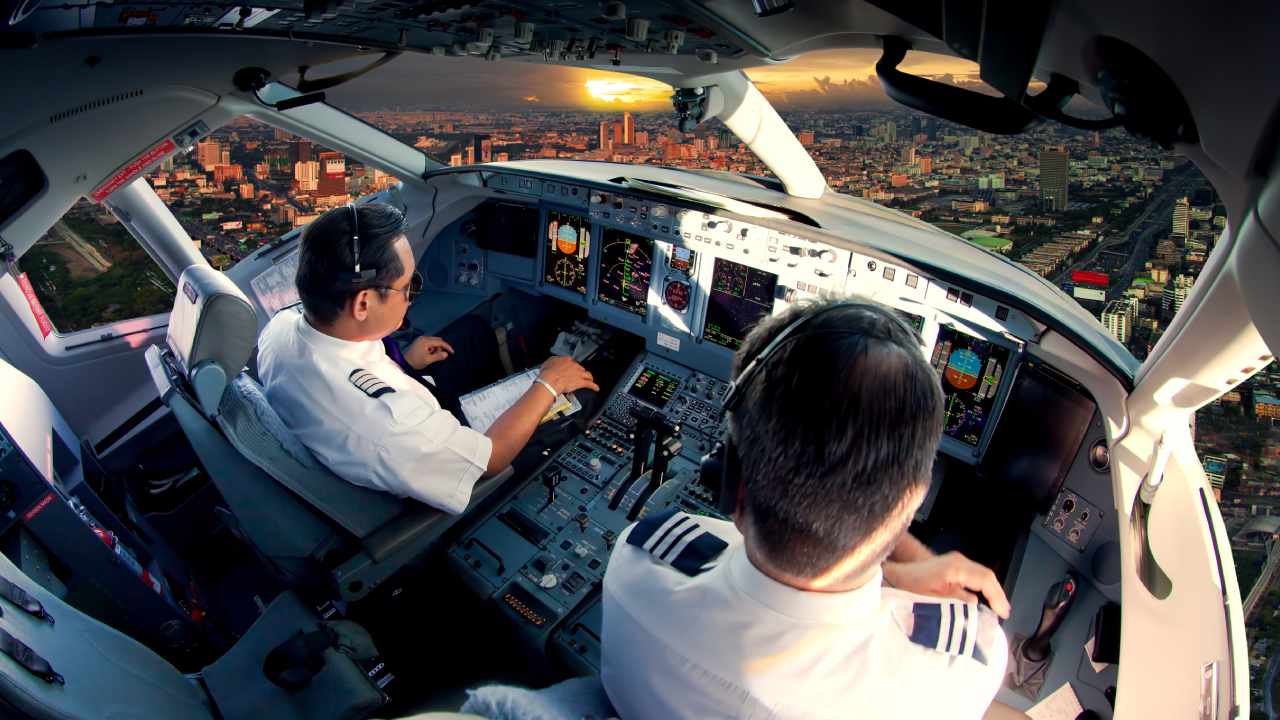 Pilots reveal their scariest stories while flying