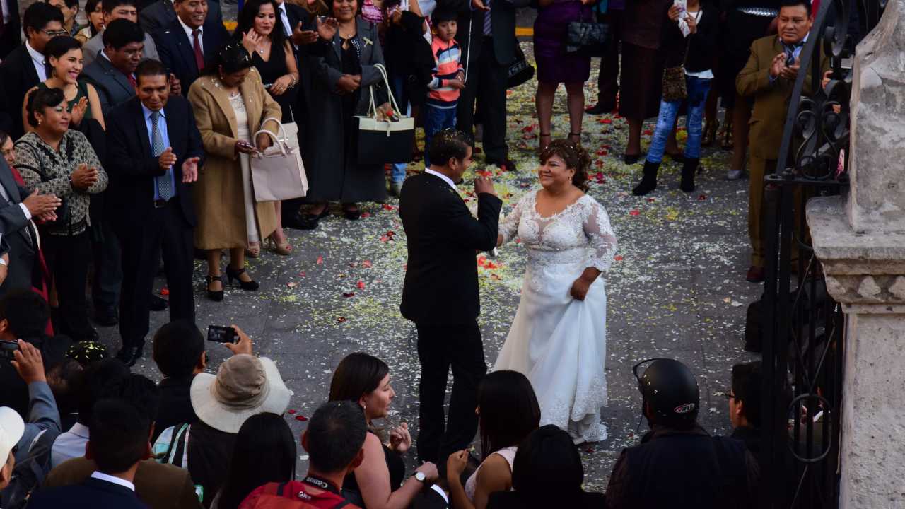 10 fascinating wedding traditions from around the world