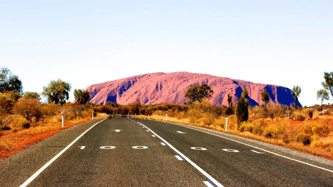 Shocking photo reveals BIG problem with Uluru: “It makes me sick"