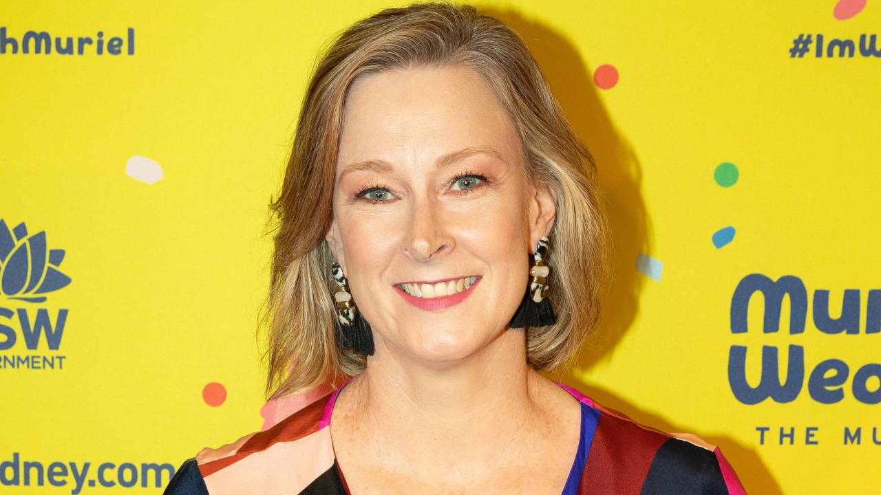 Man assaults Leigh Sales with tub of yoghurt during speech
