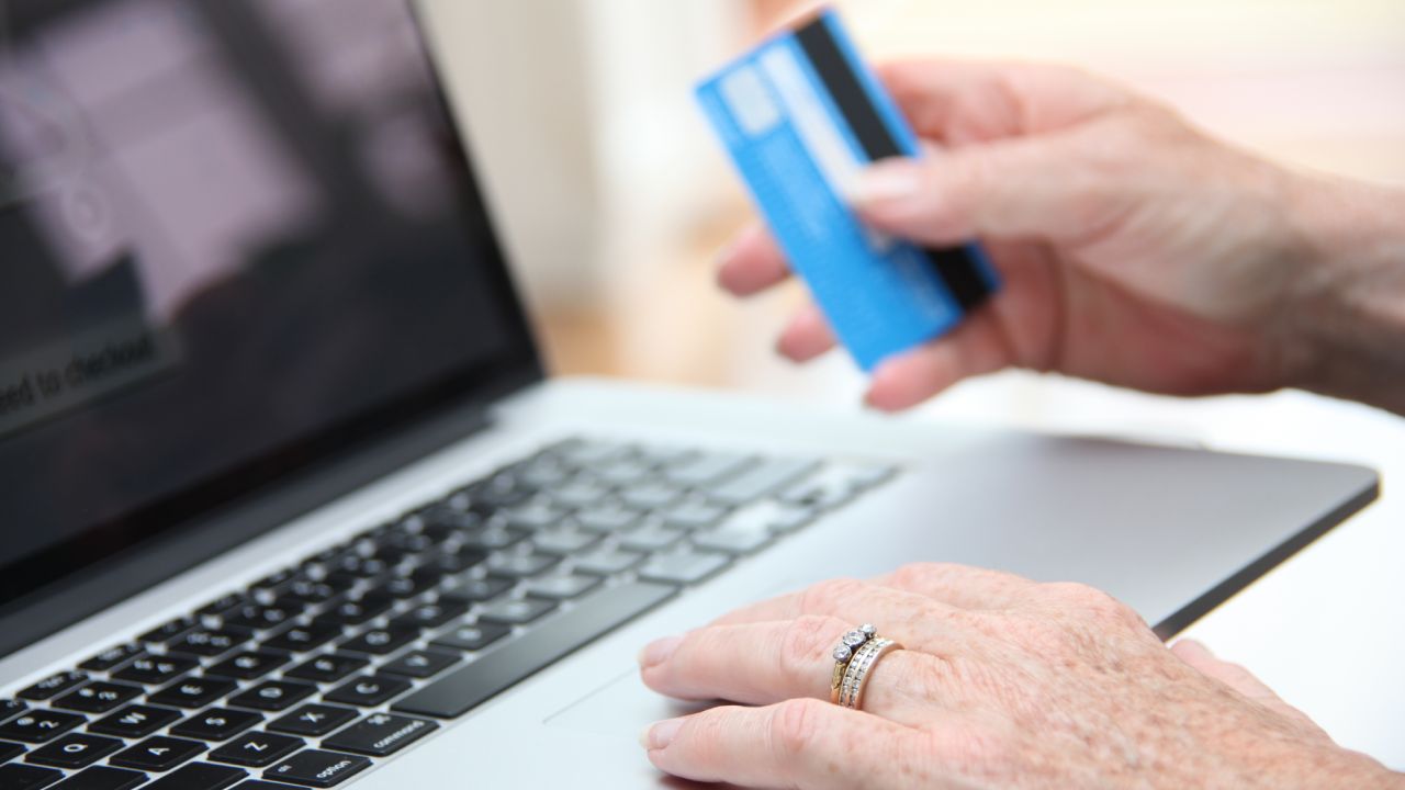 “Be extra vigilant”: One in four retirees losing $1,000 to credit card scams