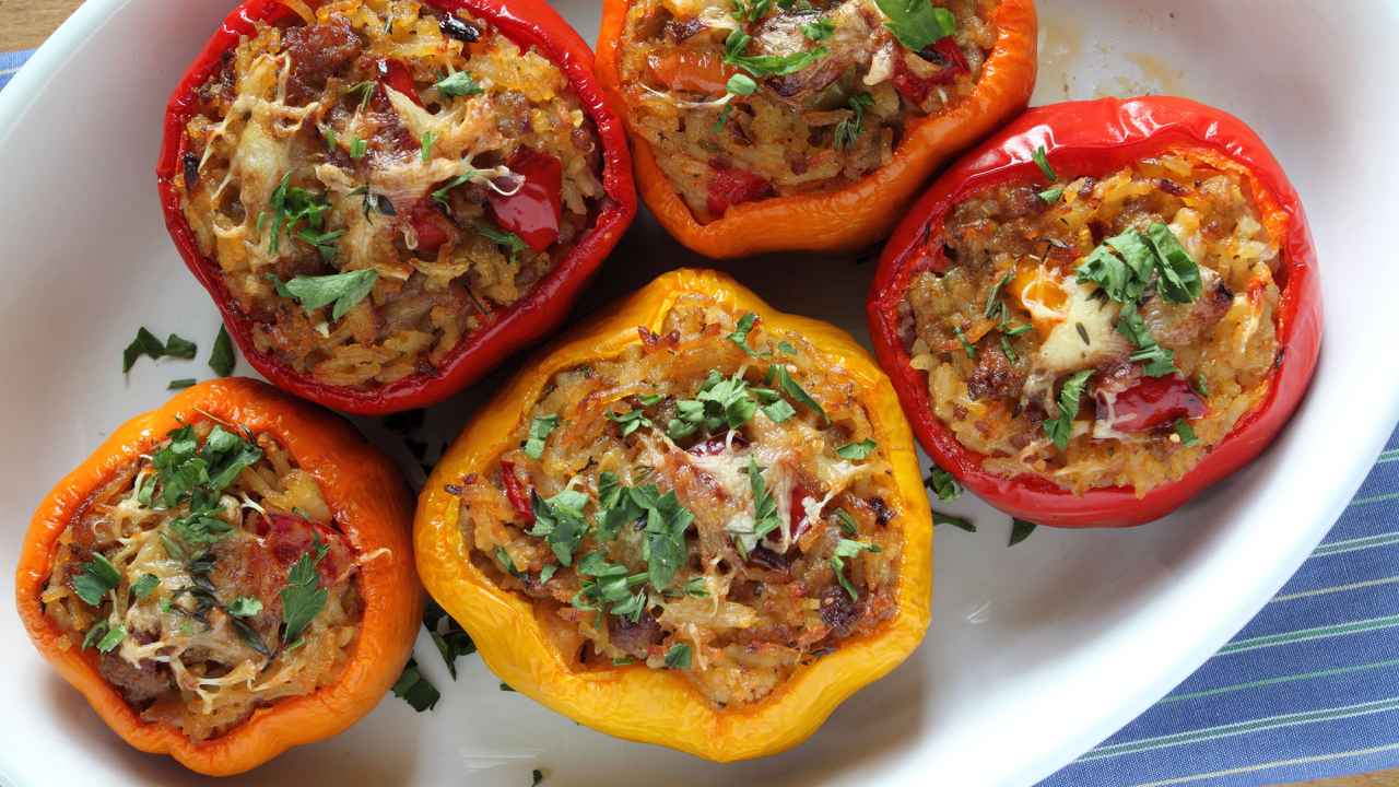 Baked stuffed capsicums