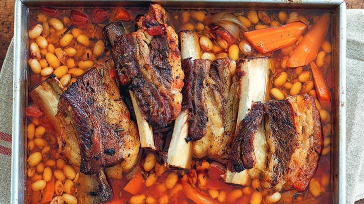Braised beef short ribs with beans