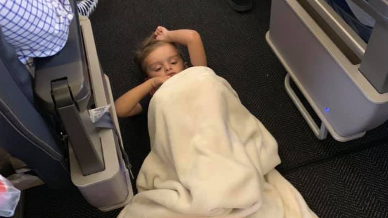 Mother travelling with autistic child touched by airline’s moving gesture