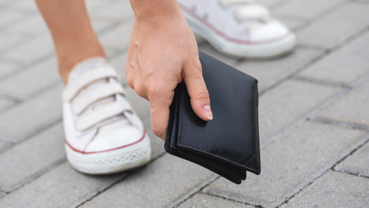 Majority of people return lost wallets: The most honest countries