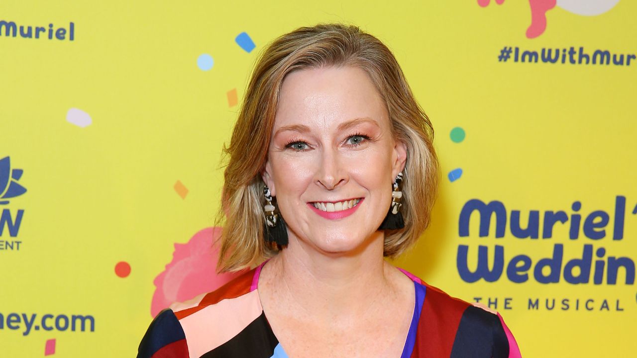 “Intolerable”: Leigh Sales speaks up about unwanted onstage kiss