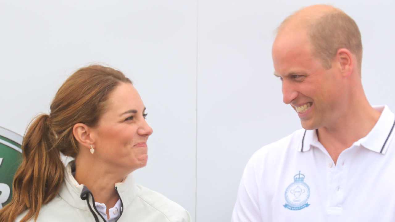 Never-before-seen photograph of loving Prince William and Duchess Kate goes viral 