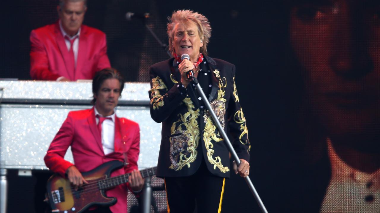 “It’s time to come out of the closet”: Rod Stewart reveals prostate cancer diagnosis