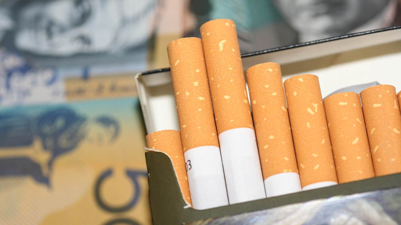 Cancer Council calls for tobacco licence for businesses