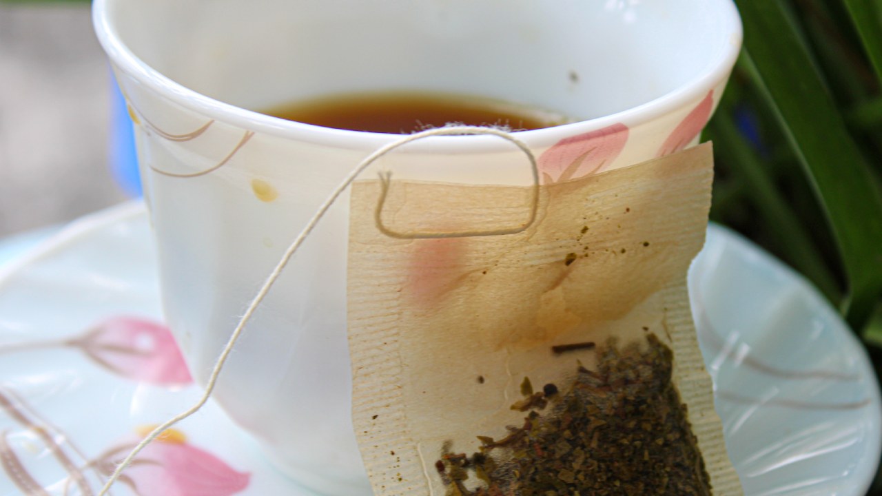 Tea drinkers at risk of ingesting billions of plastic particles