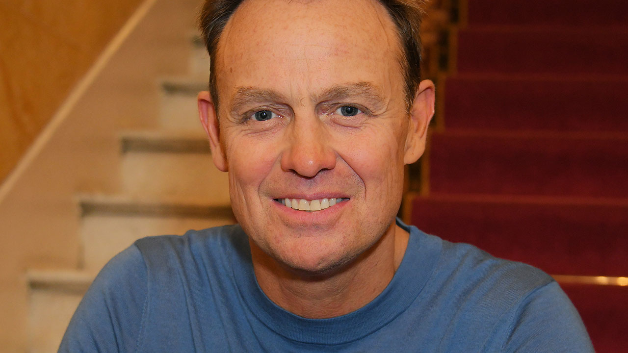Now THAT'S a good Neighbour: Jason Donovan helps fight house fire wearing only his underpants