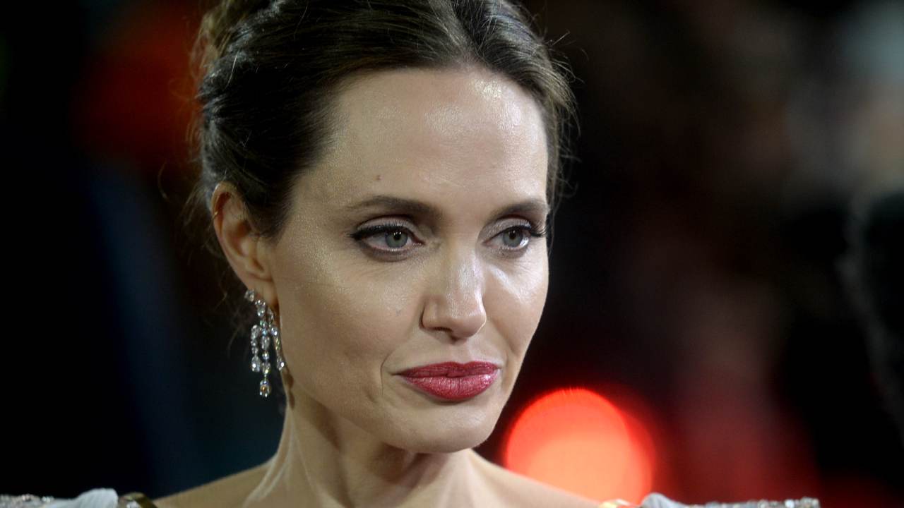 Angelina Jolie pens powerfully touching essay on her family's struggle with cancer 