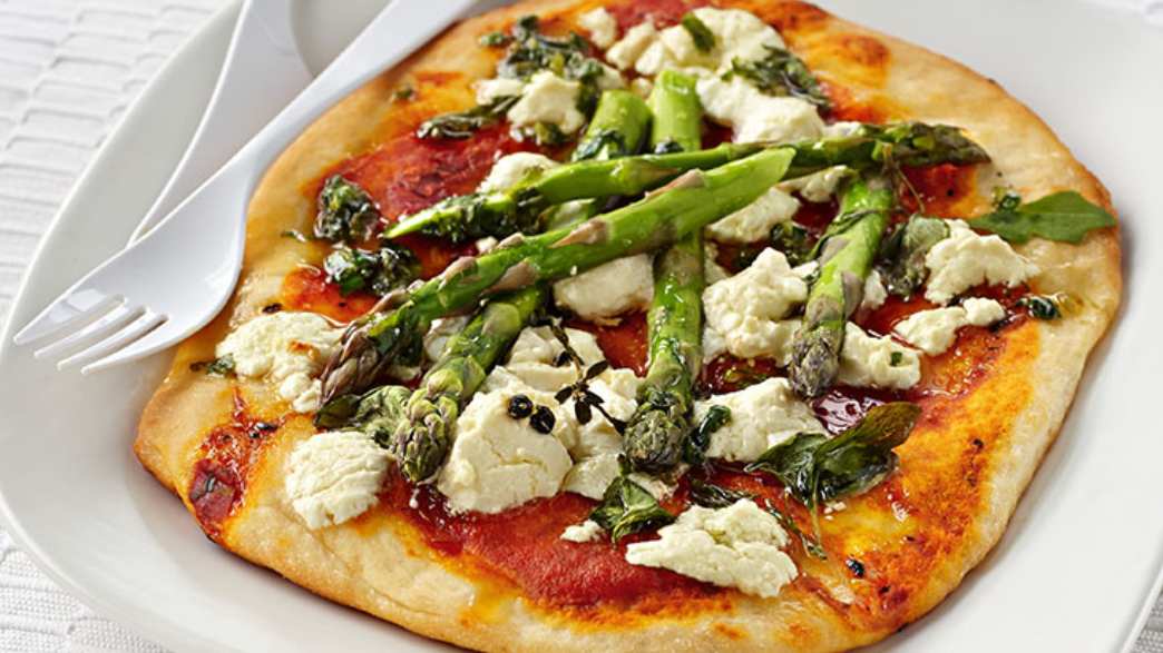 10-minute summer pizza