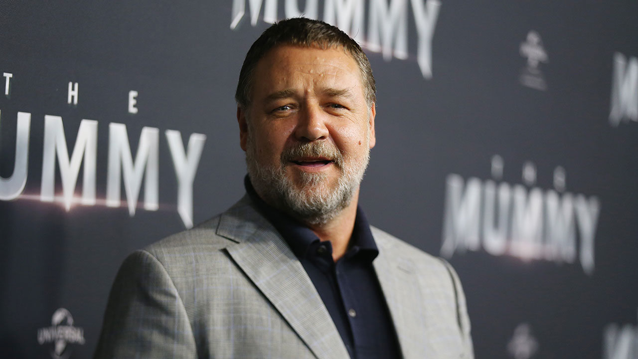 Russell Crowe’s niece fires back at claims the actor received special treatment from fire crews