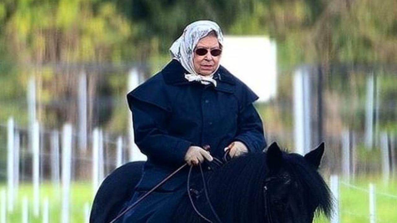 Queen Elizabeth rides horseback at 93