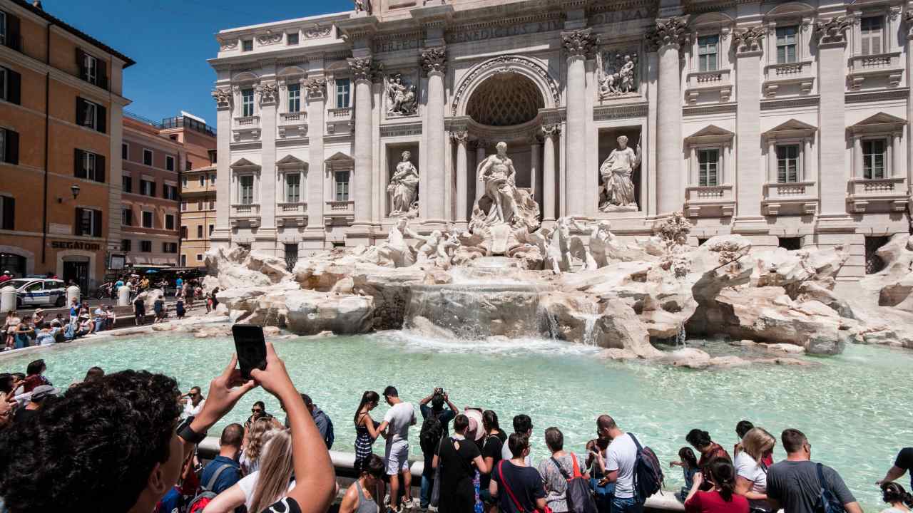 Rome considers extreme measures to protect Trevi Fountain