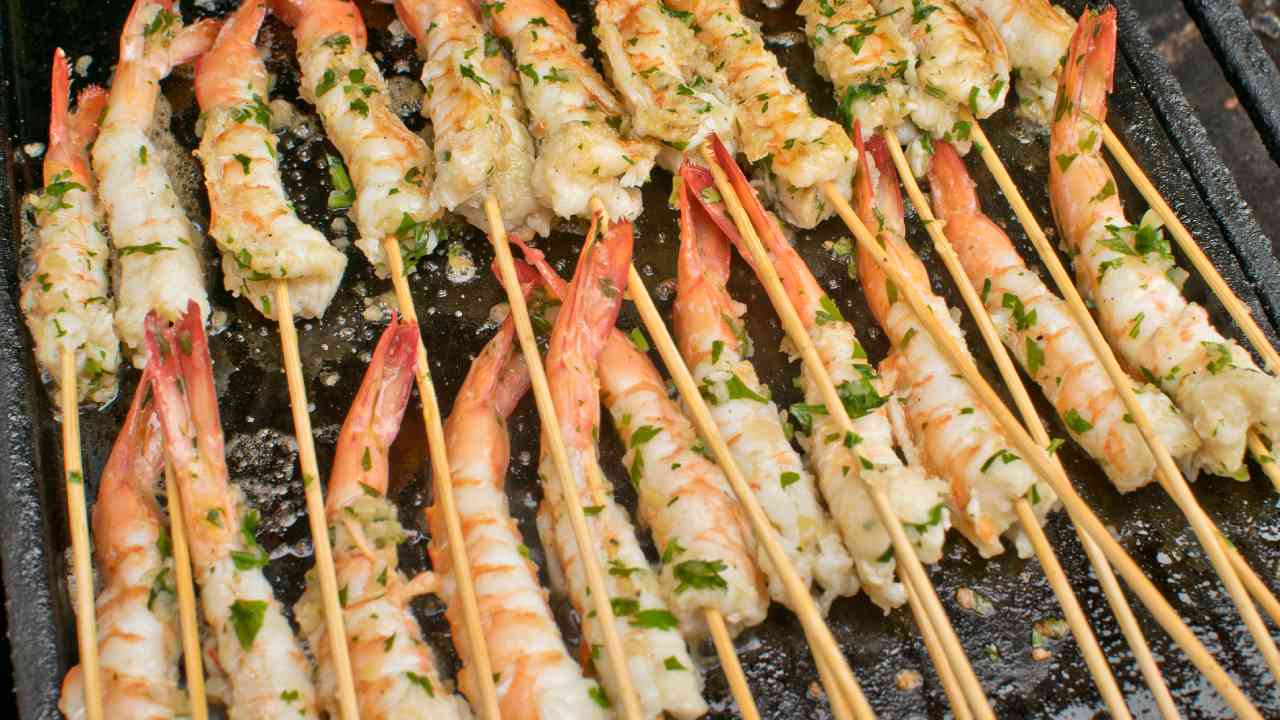 Slip a more sustainable prawn on your barbie this Christmas