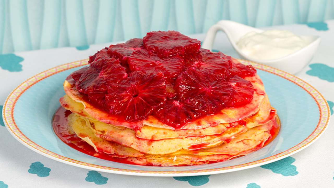 Relax with ricotta pancakes with redbelly citrus compote