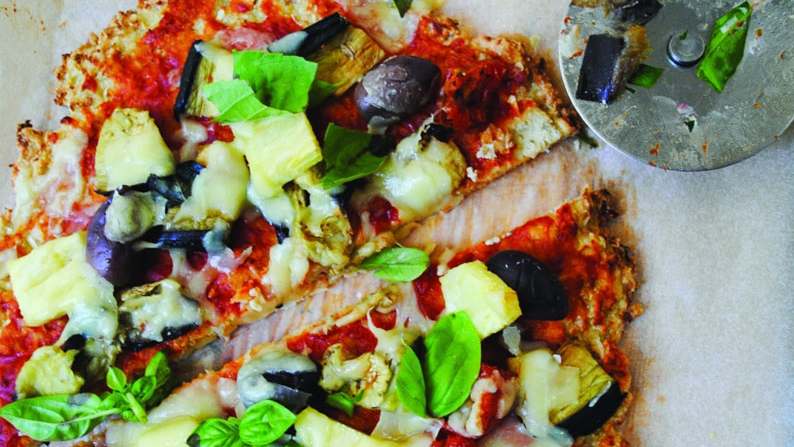 Yummy low-carb tropical pizza