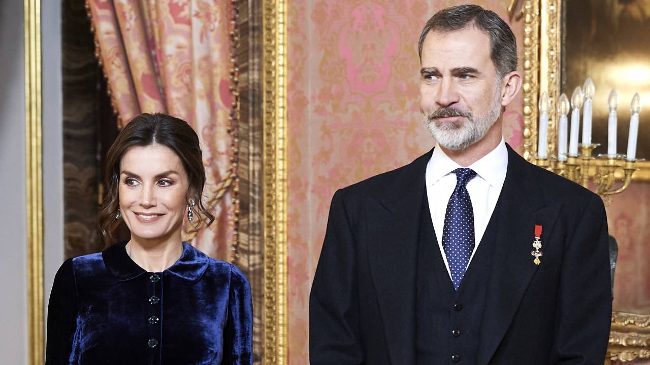 Spain’s King Felipe and Queen Letizia stun in new royal portraits