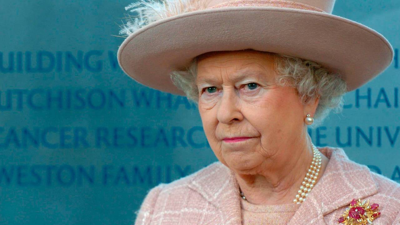 Royal dominoes: Second regal divorce in less than a week