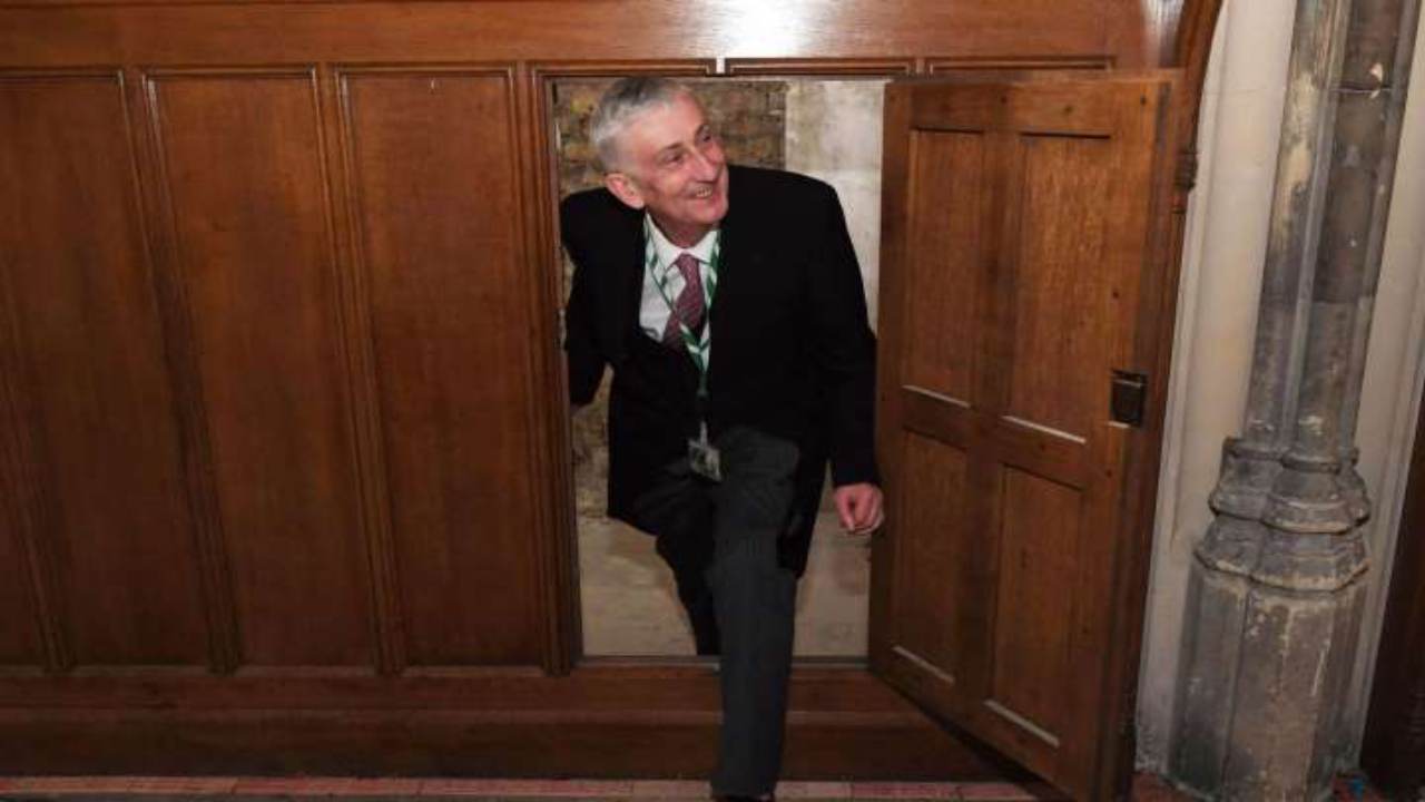 Secret doorway from 17th century unearthed in parliament
