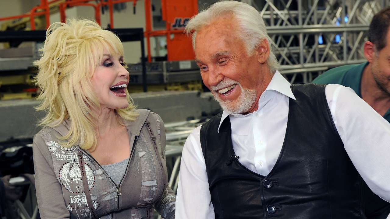 Dolly Parton and others post heartfelt tributes to Kenny Rogers