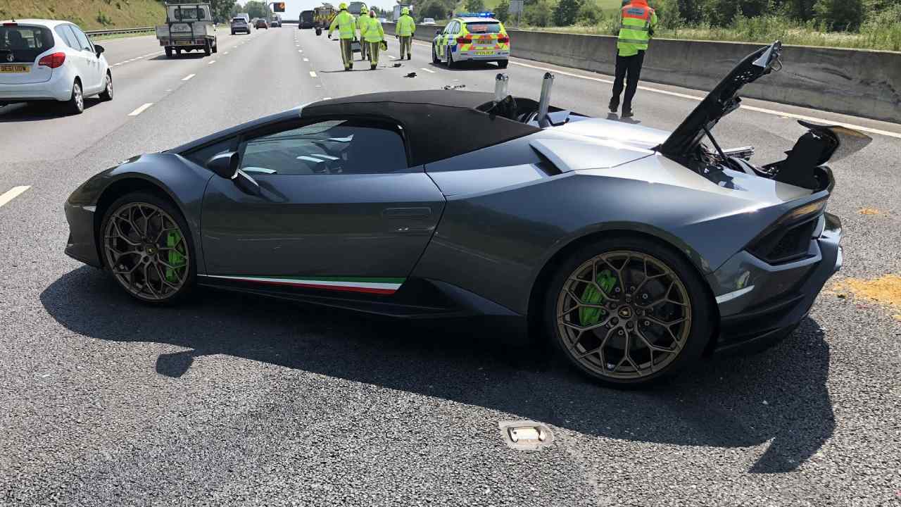 New Lamborghini wrecked 20 minutes after owner bought it