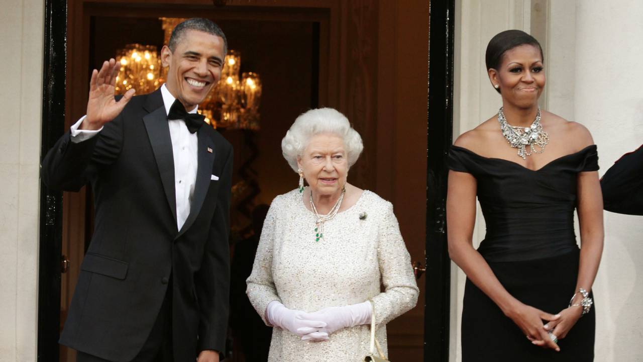 The touching gift from Obama that moved the Queen to tears