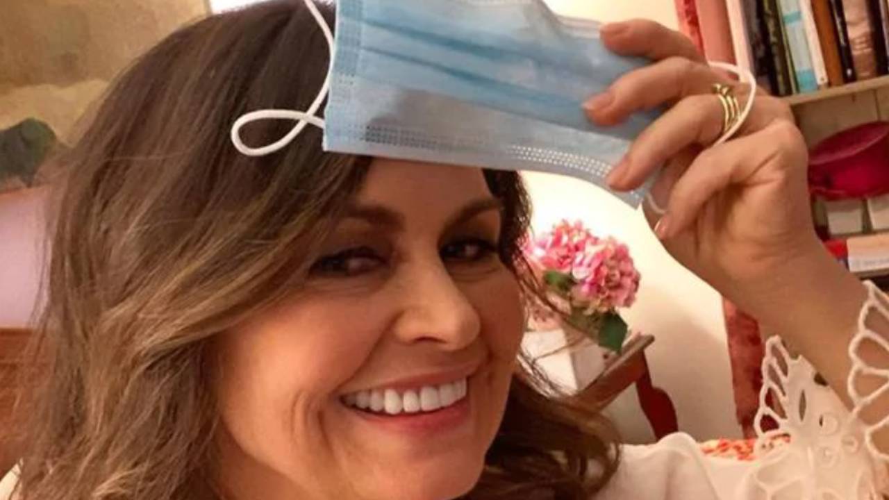 Lisa Wilkinson slams “mixed messages” over face masks
