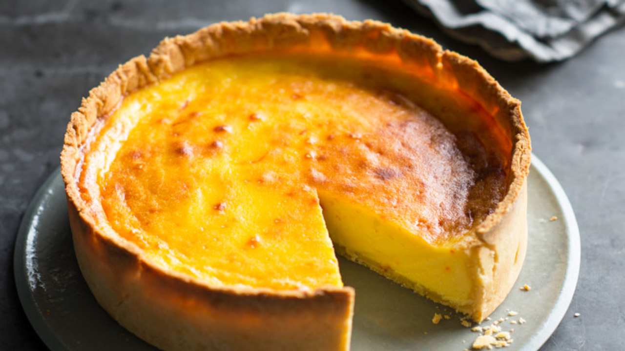 Honey, whisky and saffron cheesecake