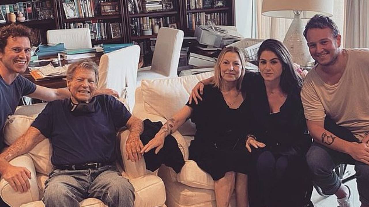 Ryan and Tatum O’Neal reunite after 17 years