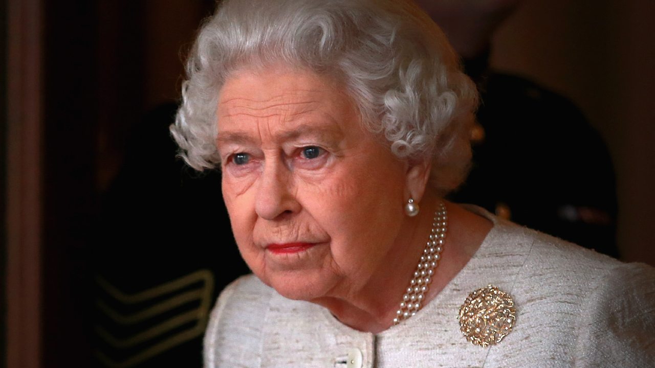 Queen "disappointed" at Harry and Meghan 