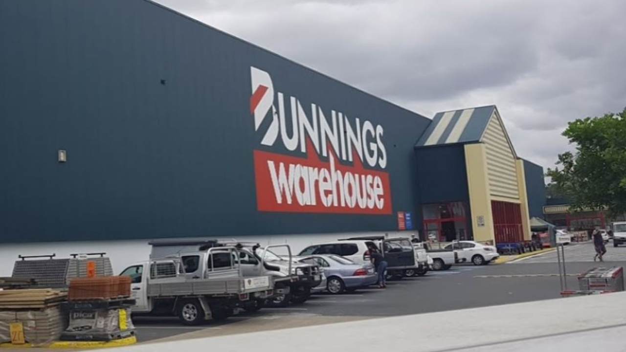 Bunnings staff "visibly shaken" after fatal mauling
