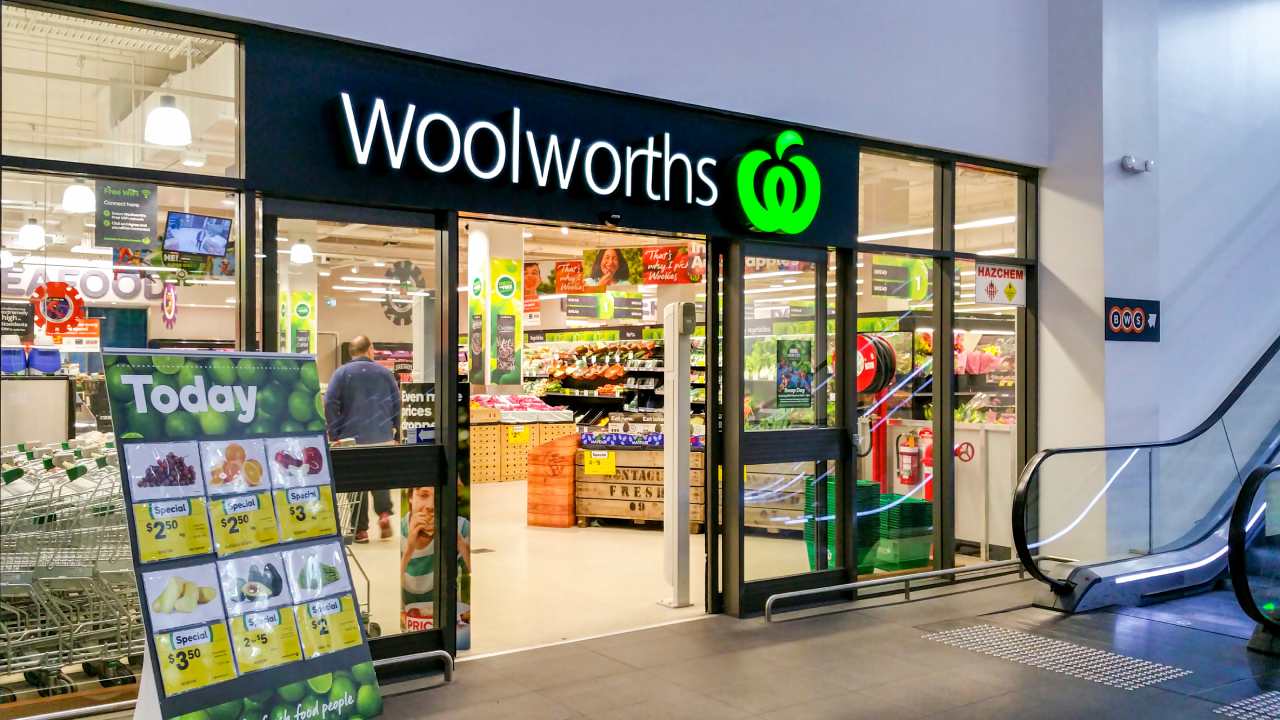 "Blatant disregard for hygiene": Man slams Woolworths self-serve checkouts