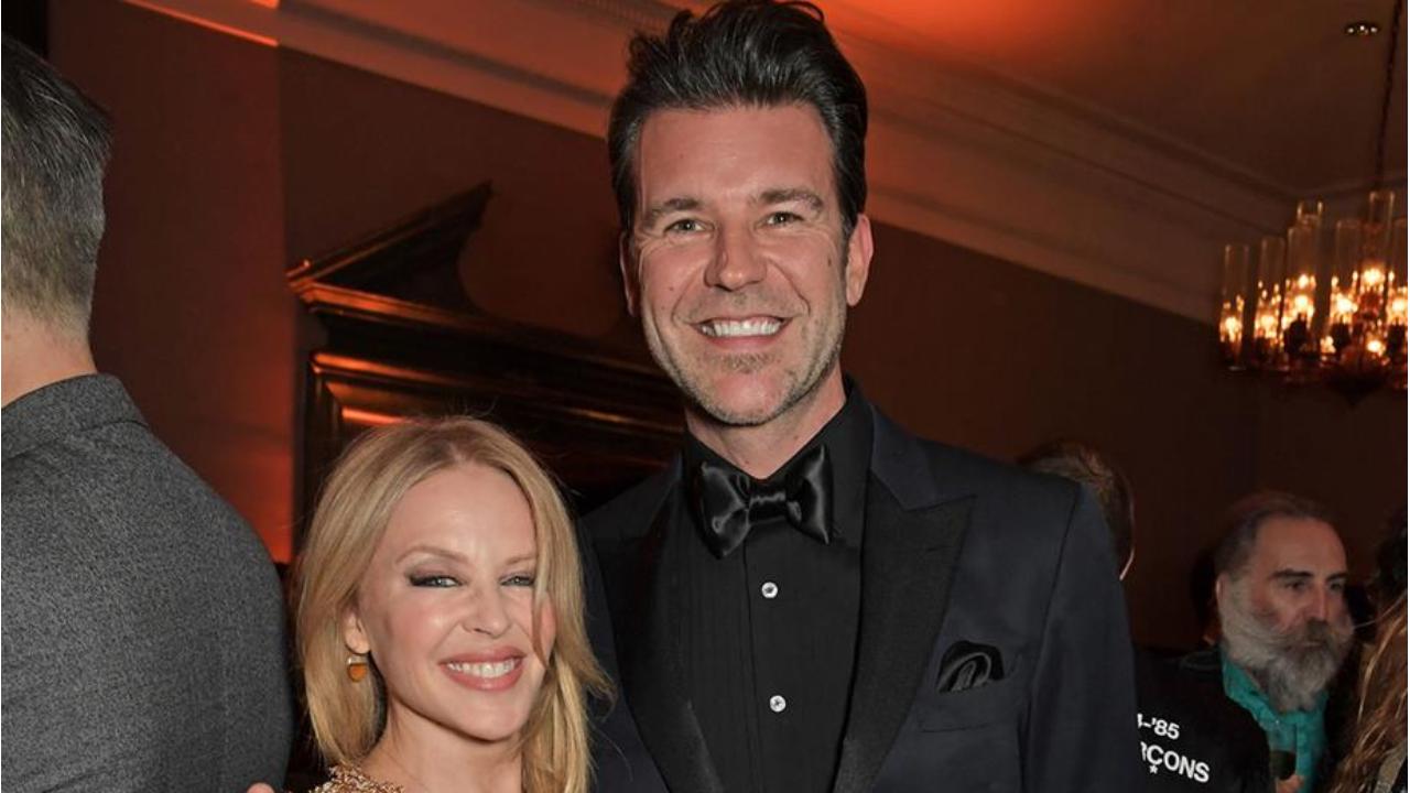 Kylie Minogue jets home to Australia for very special reason