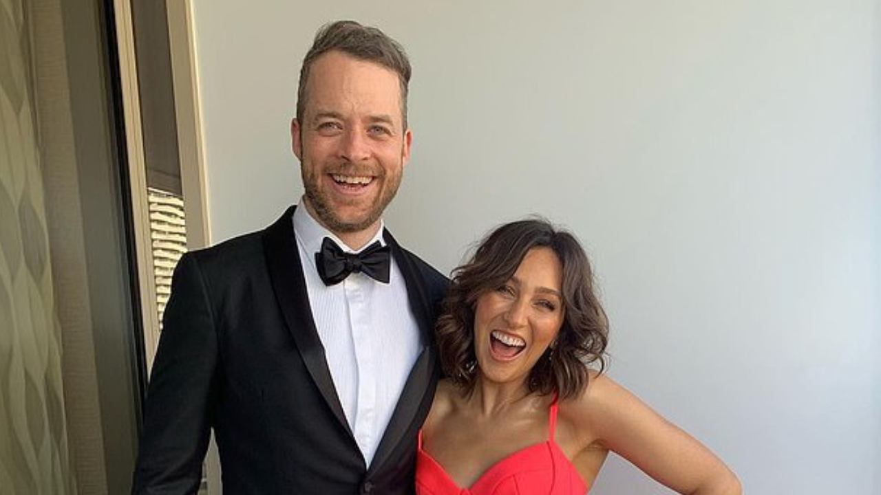 Radio star Hamish Blake lists glitzy Melbourne home