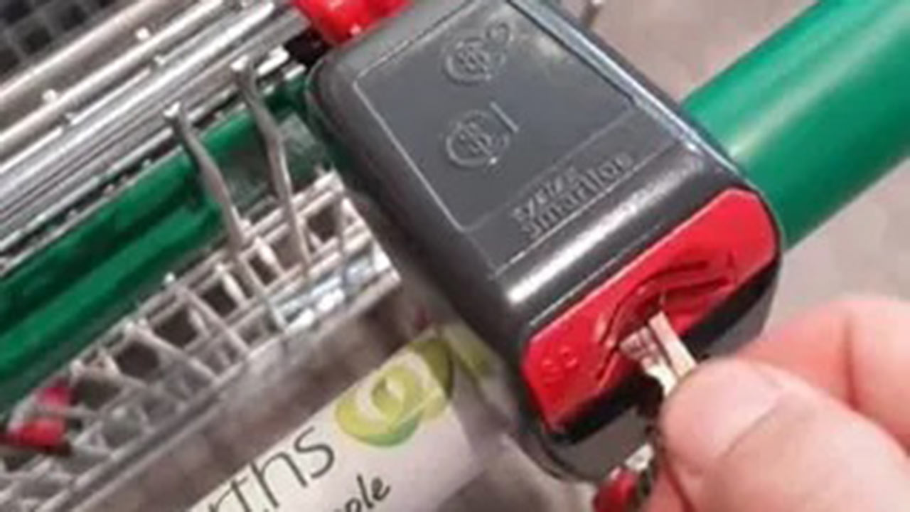 Woolworths takes a stand against “brilliant” trolley hack