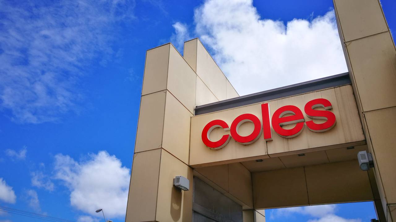 Shoppers amazed at new Coles self-service machine