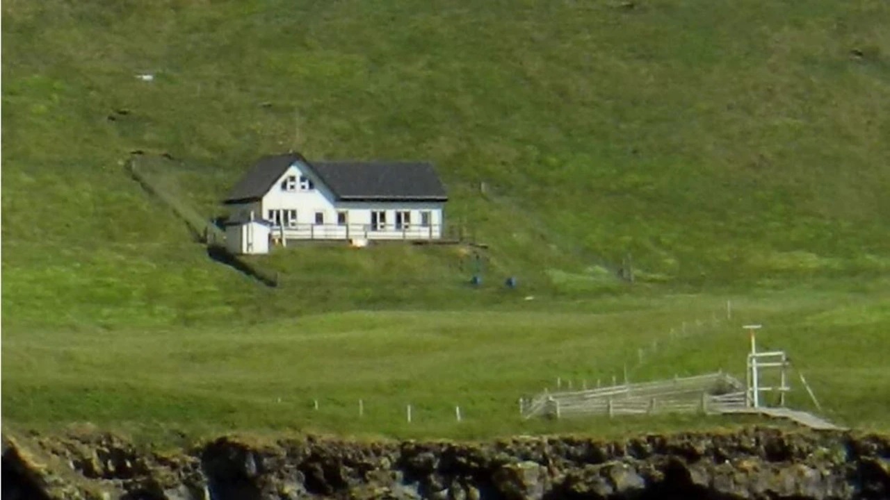 Самый одинокий дом в мире- остров Эллидаэй, Исландия 🇮🇸