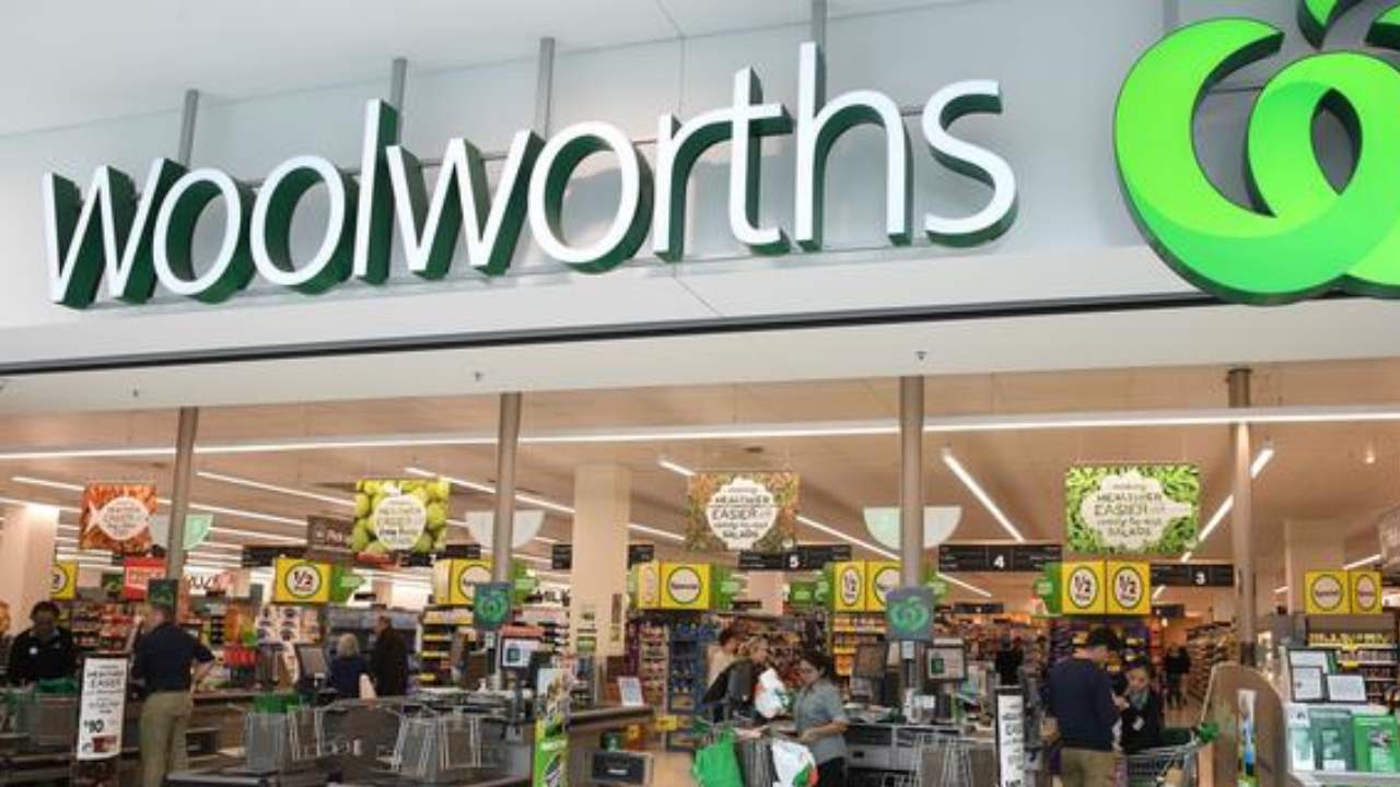 Shopper almost makes DEATLHY mistake due to Woolies mishap 