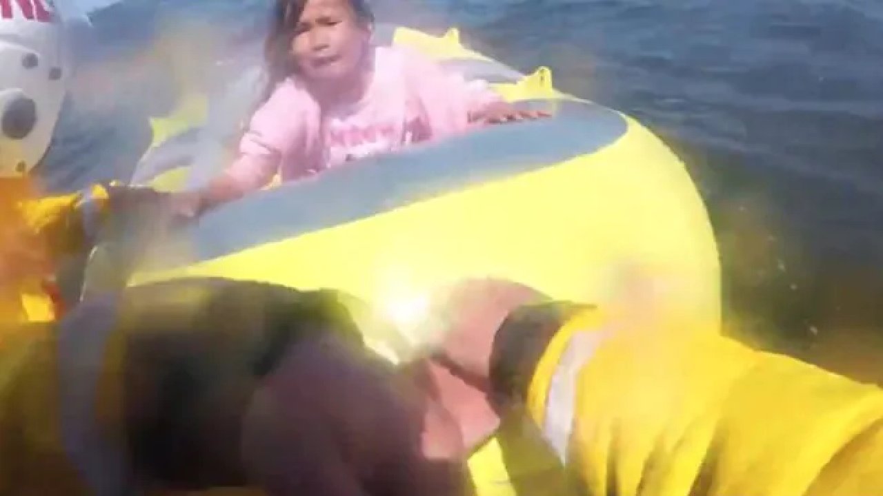 Sobbing girl floats 800m to sea